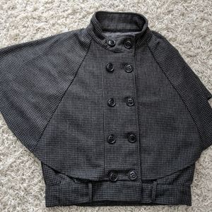 NWOT Adorable black and grey houndstooth cape